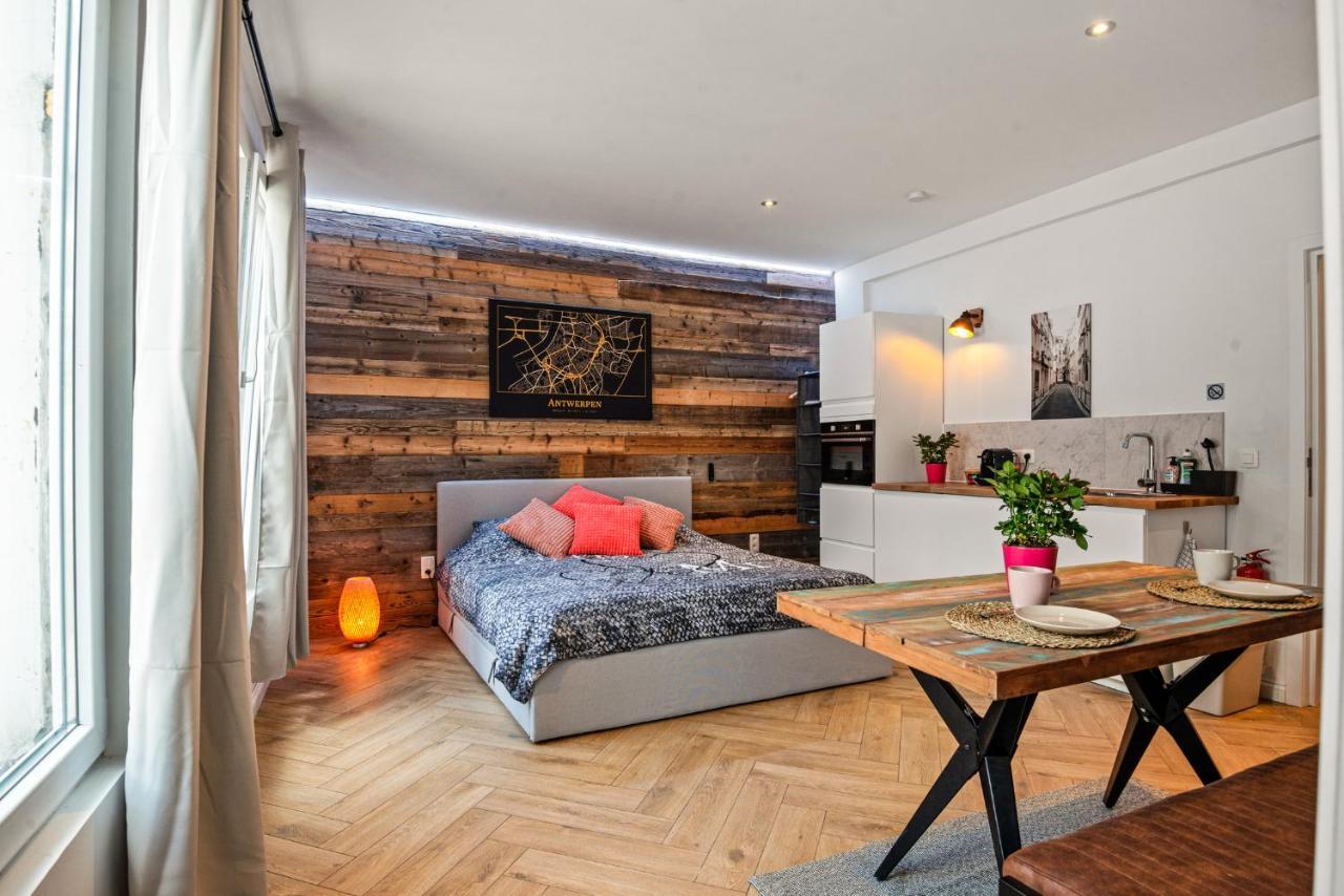 Suite City Center In Quiet Street & Airco Antwerpen Eksteriør bilde