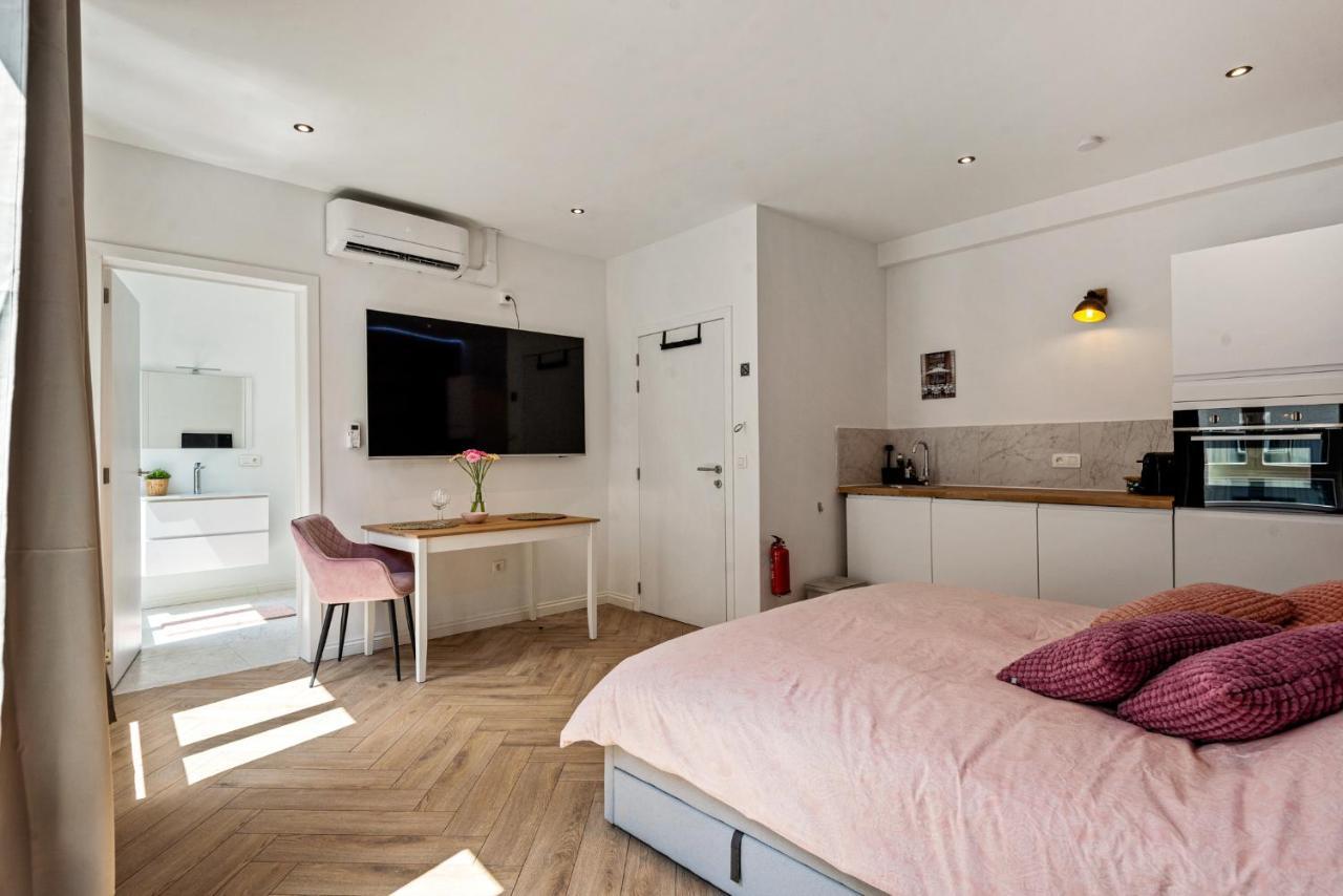 Suite City Center In Quiet Street & Airco Antwerpen Eksteriør bilde